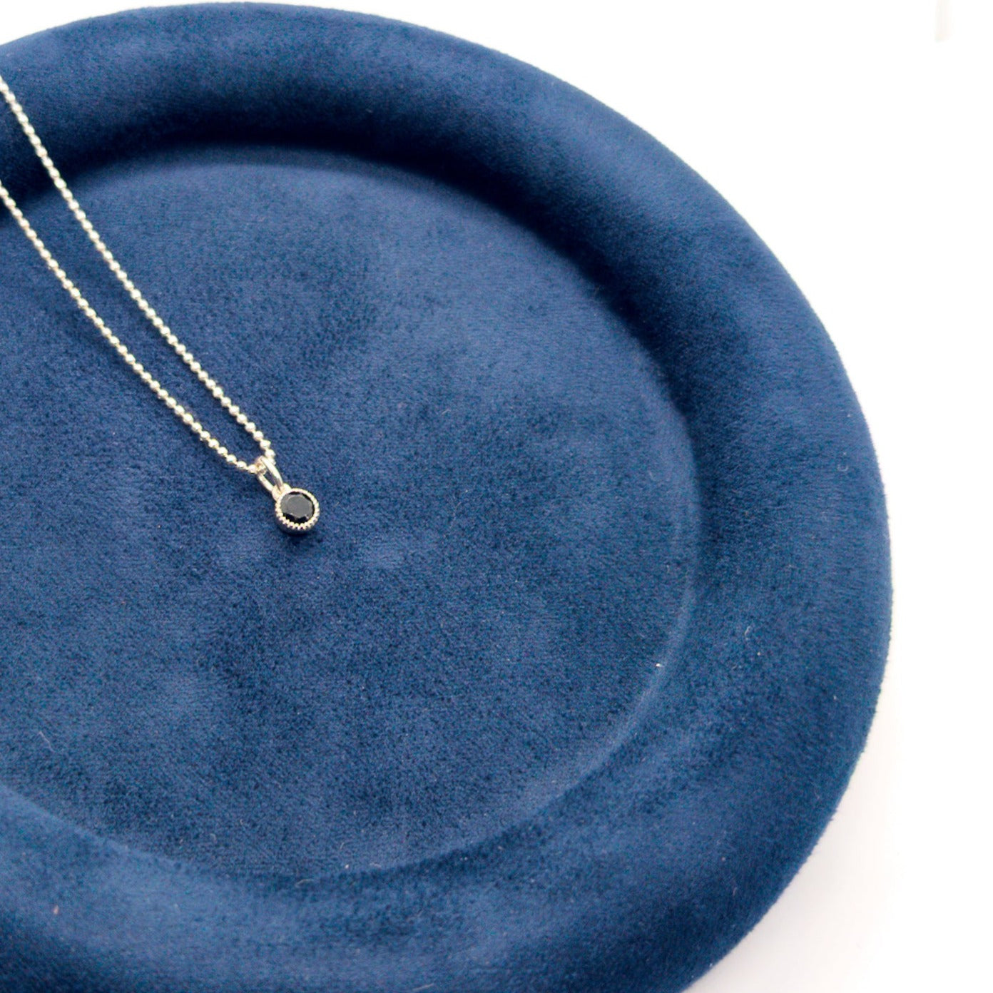 Pendentif Numéro Deux