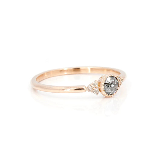 Bague de fiançailles en or avec diamant, guide pour choisir la bague parfaite à Montréal