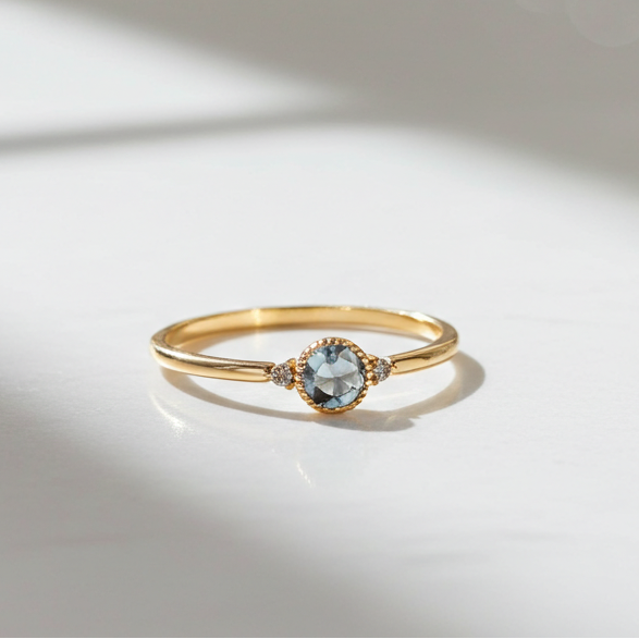 Bague Justine or jaune 18K saphir Montana rose cut serti mille grains