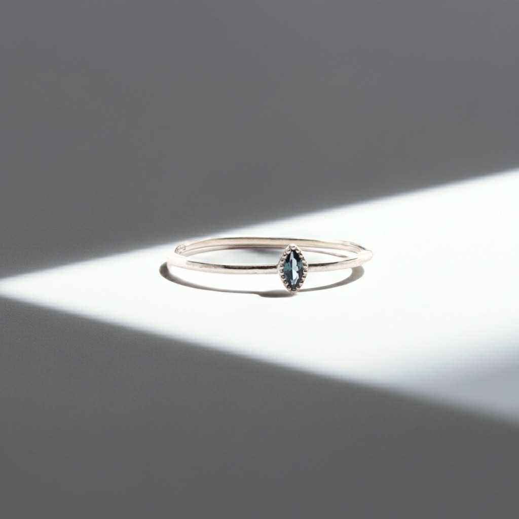 Bague Manon saphir taille marquise argent 925 