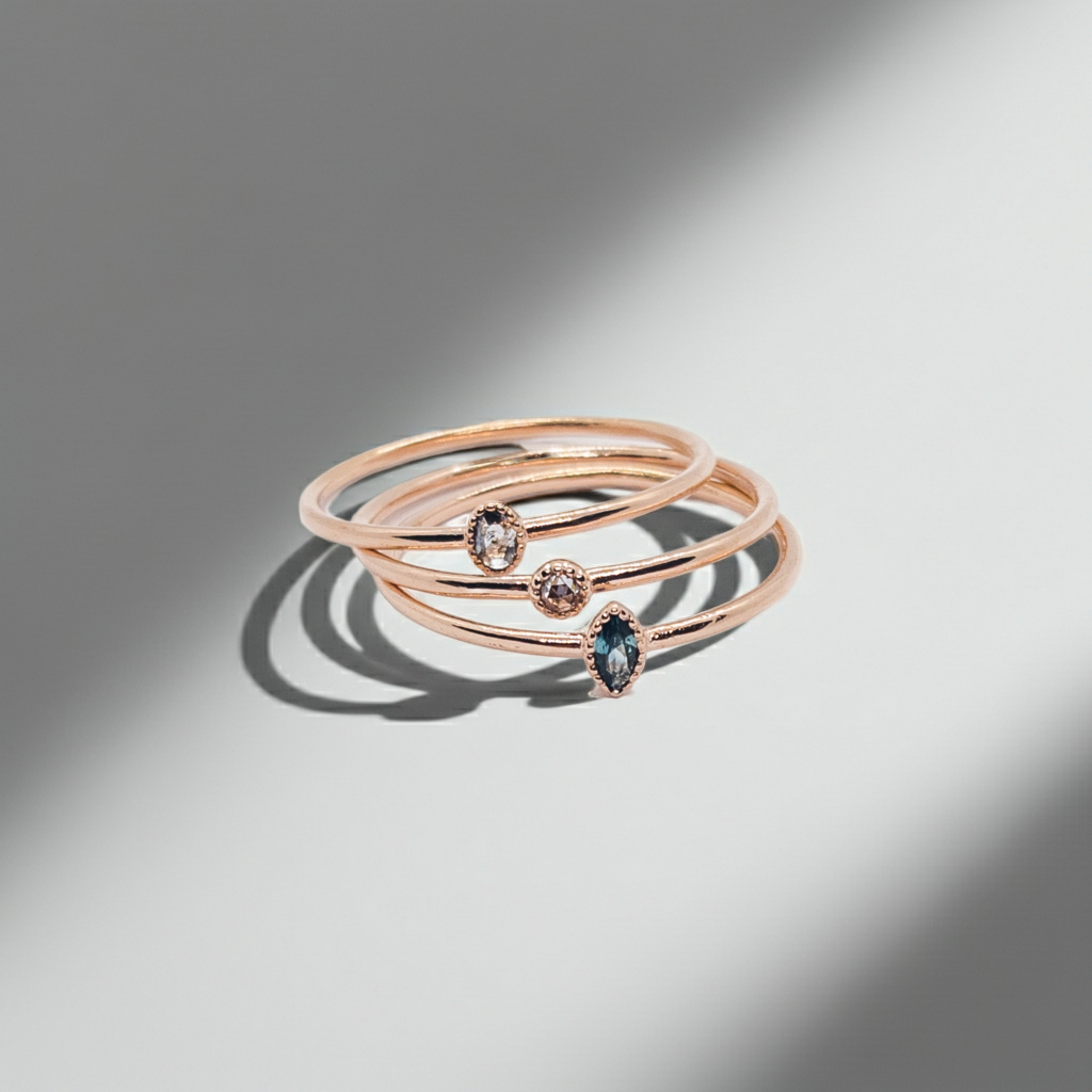 Bagues Manon or 18k saphir marquise empilées Manon ovale et Manon brillant