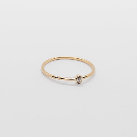 Manon Oval ring in 18K gold