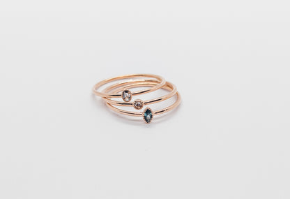 Manon Oval ring in 18K gold
