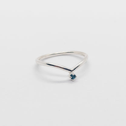 Gwen 1 stone ring