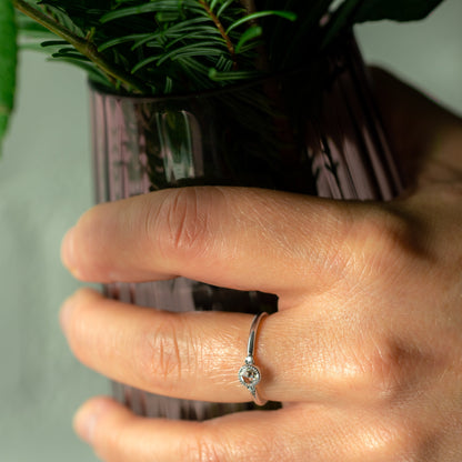 Bague Justine diamants canadien portée