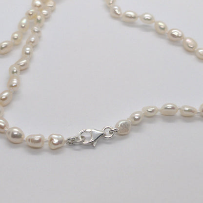 Détail perles keshis irrégulières naturelles