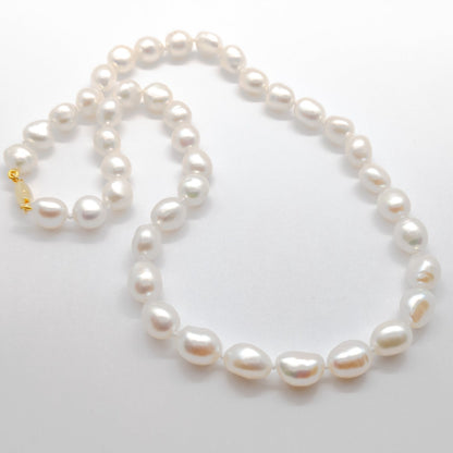 Baroque pearl necklace