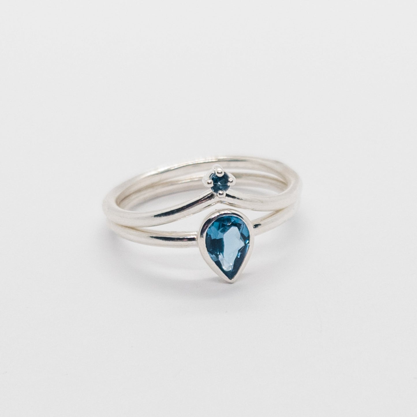 Gwen 1 stone ring